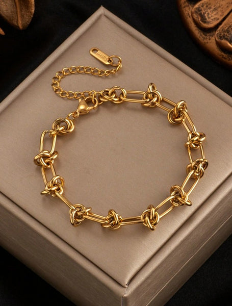 Sparkling  Knot Design Hip-Hop Style Bracelet