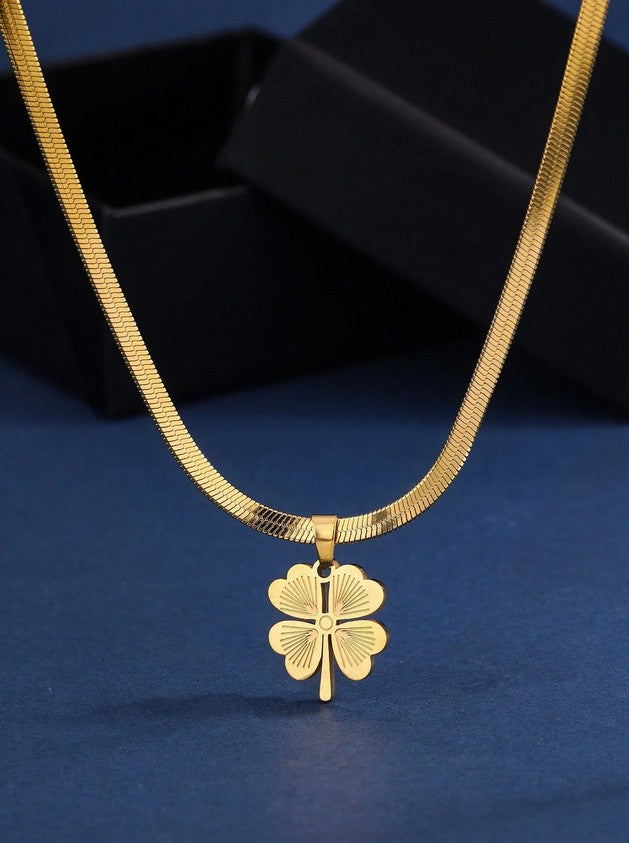 Sparkling Thin Snake Bone Chain Clover Necklace