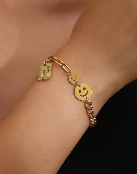 Sparkling Good Luck Smiling Face.