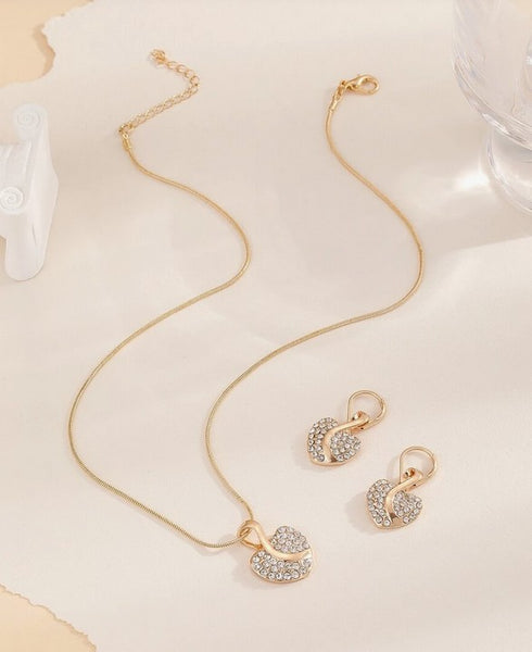 Sparkling Necklace and Earrings Heart Set