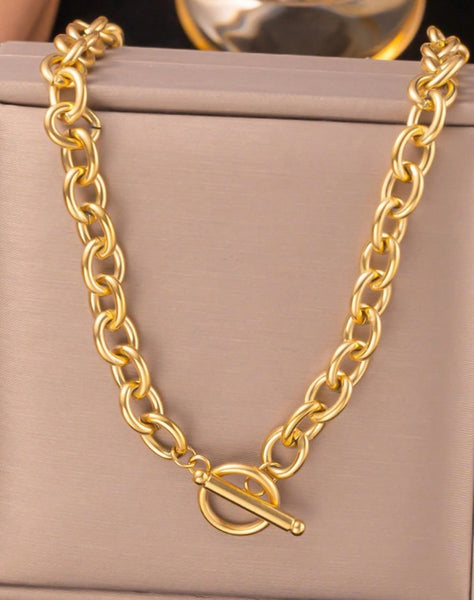 Sparkling Clasp Charm Necklace