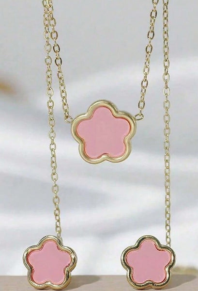 Sparkling  Lucky Five-Leaf Clover & Floral Design