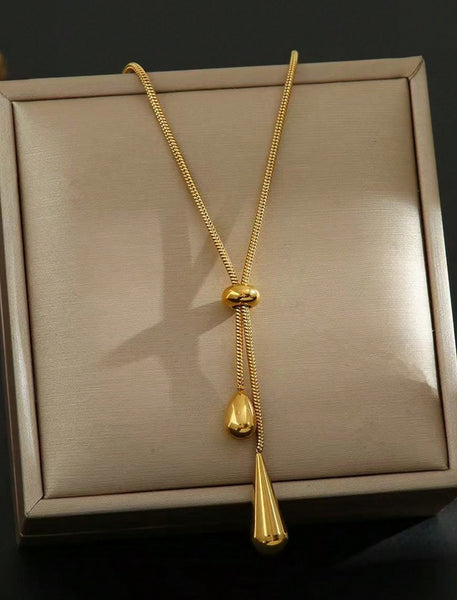 Sparkling Oval & Water Drop Pendant Necklace