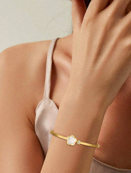 Sparkling Five Leaf Grass Summer Bracelet