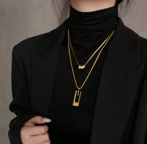 Sparkling Double-layer High-end Sweater Chain With Brand Sense.