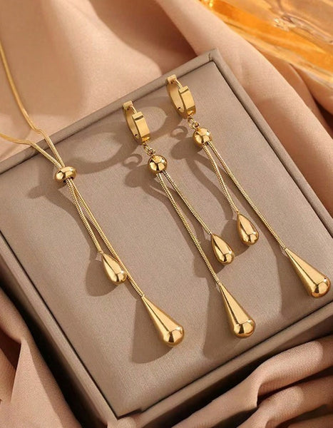 Sparkling Oval & Water Drop Pendant Necklace + Earrings